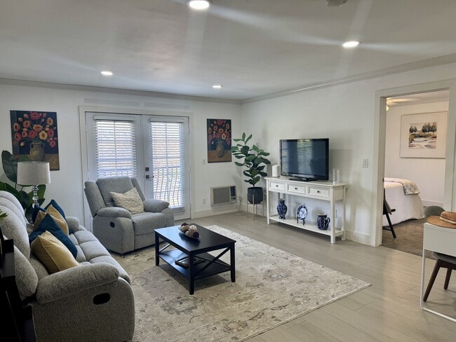 Building Photo - 5055 Collwood Blvd