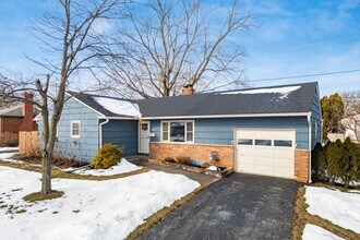 Building Photo - 724 Drummond Ct