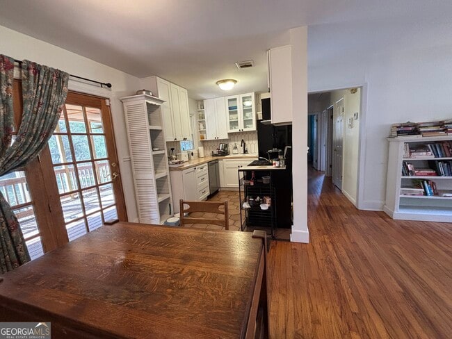 Building Photo - 866 Verdi Way