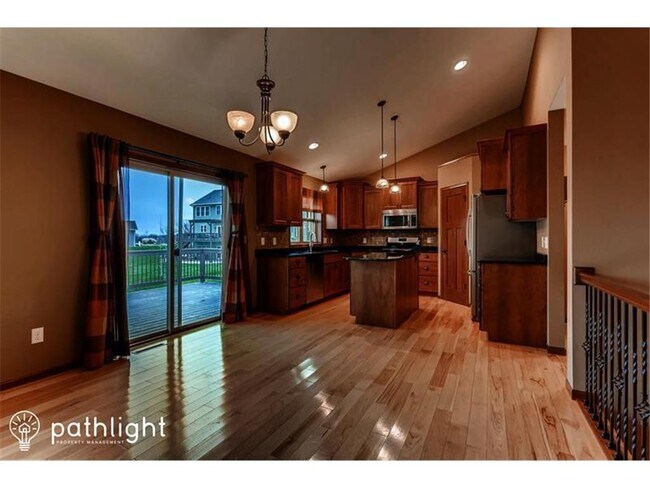 Building Photo - 912 Savanna Trail