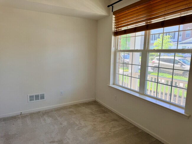 Dormitorio 1 con baño privado - 3744 Green St