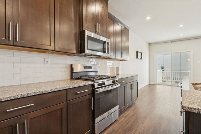 Foto del edificio - Available Now – Stunning 3BD/2.5BA Townhome in Sought-After Highpoint at Downingtown!