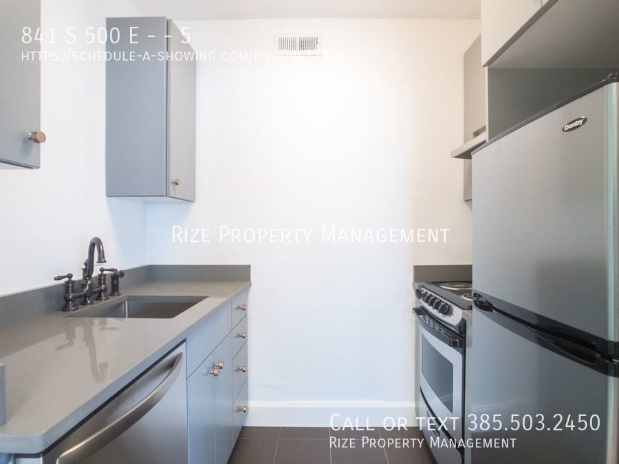 Primary Photo - Fully renovated 1 bedroom historic Park Ma...