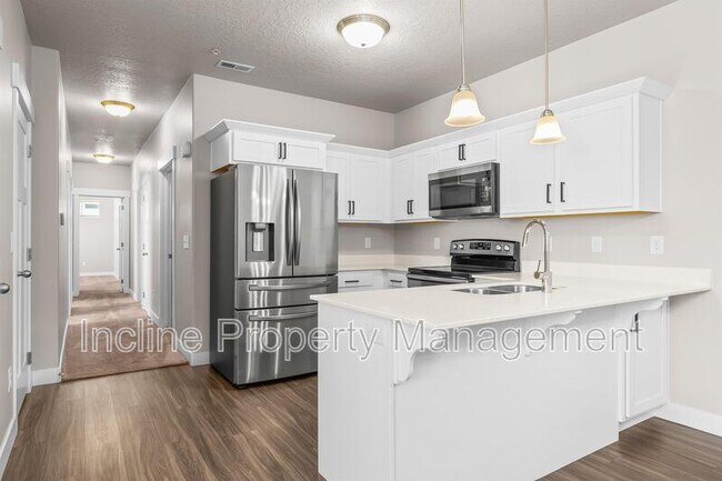 Building Photo - 752 N 260 W