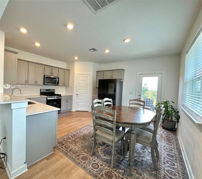 Building Photo - 8005 Linda Michelle Ln