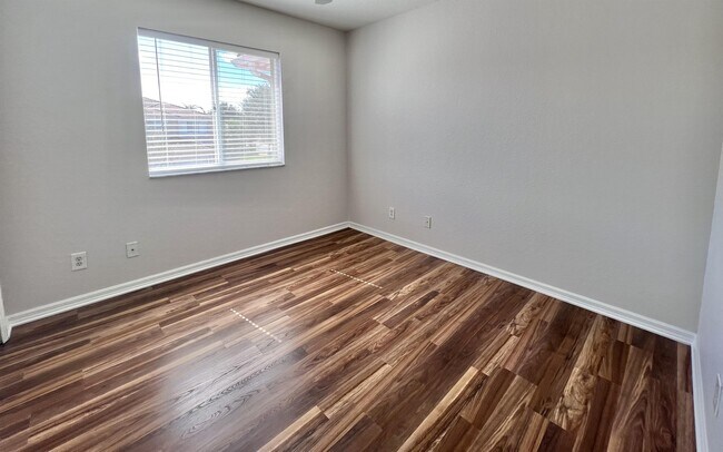 Building Photo - 3185 Antica St