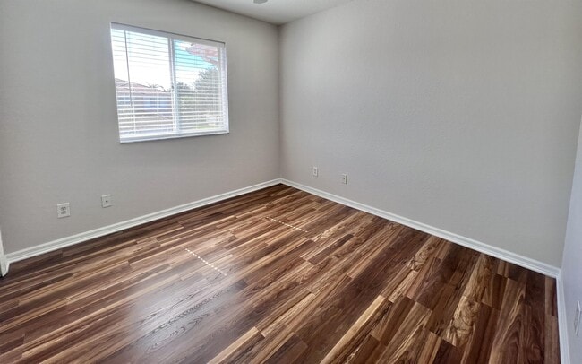 Foto del edificio - 3185 Antica St