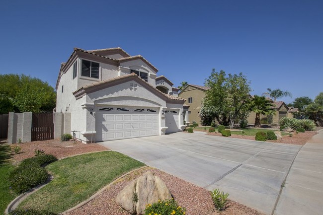 Building Photo - 1034 W Mulberry Dr