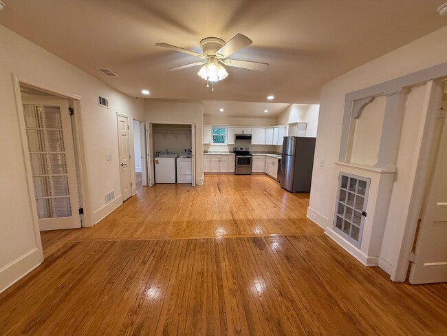 Photo - Beautiful 3 Bedroom Apartment