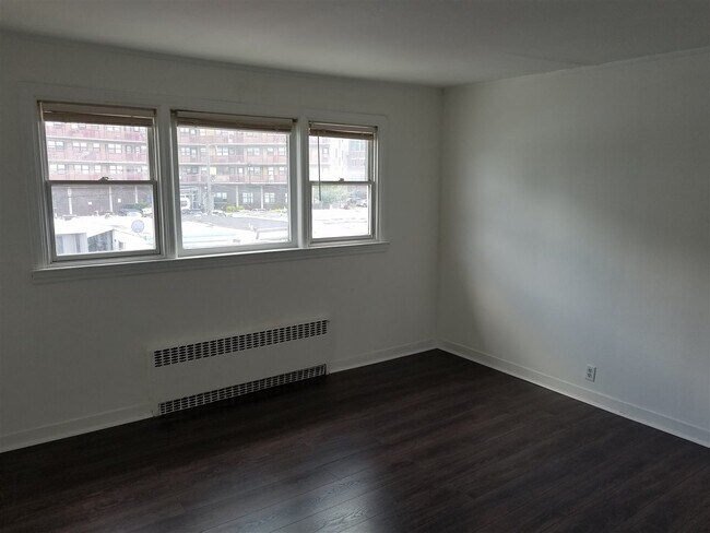 Foto del edificio - 190 W 24th St