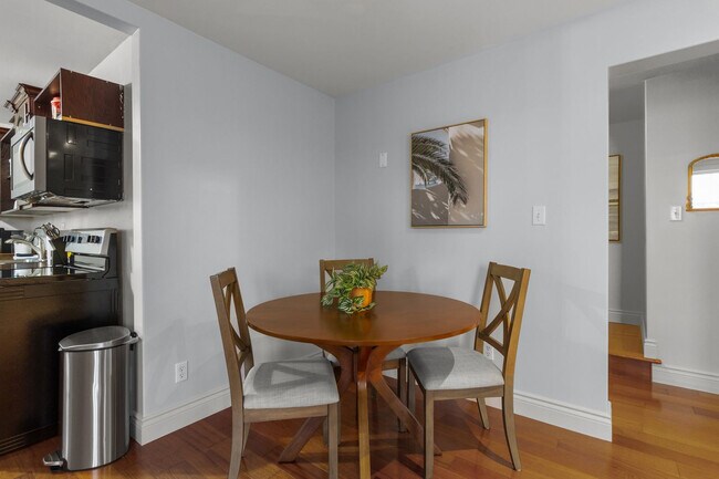 Photo du bâtiment - 173 Forest Rd