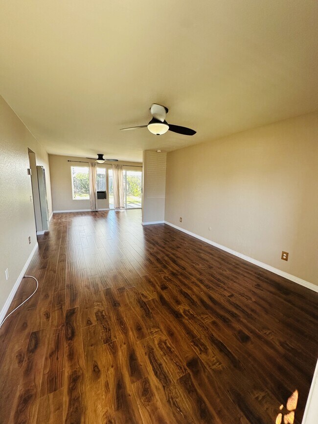 Foto del edificio - 10940 Decatur Rd