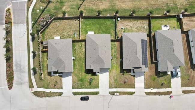 Building Photo - 6318 Highland Heights Dr
