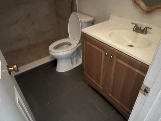 Foto del edificio - 5812 Blue Dahlia Way