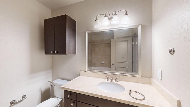 Interior Photo - 13th & Market
