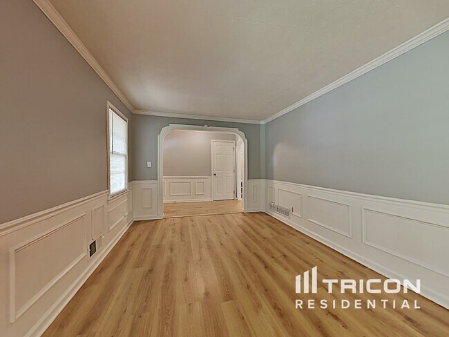 Building Photo - 1411 Wildwood Dr