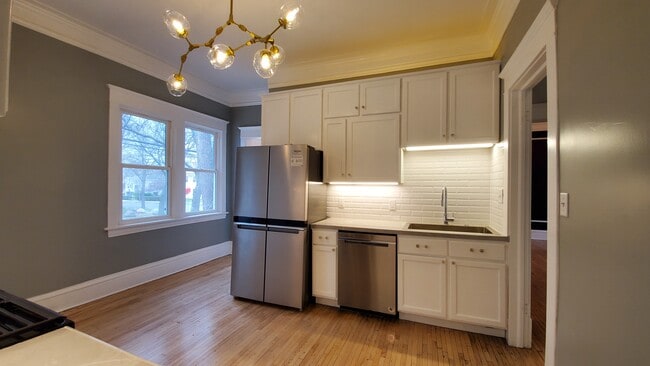 Kitchen - 1401 N Girard Ave N