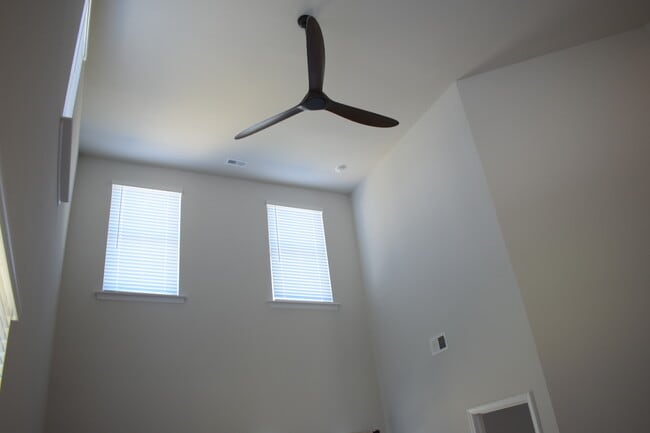 Foto del edificio - 1070 Clapboard Ln