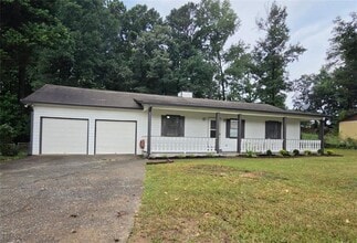 Building Photo - 1479 Scenic Hwy N