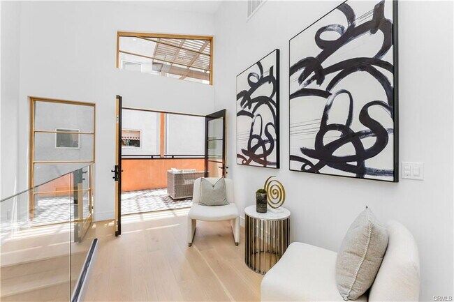 Foto del edificio - 1035 1/2 North Vista Street, West Hollywoo...