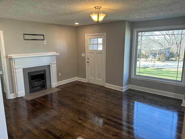 Living room - 269 E Eastland St