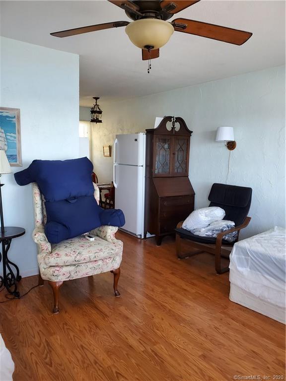 Foto del edificio - 212 Pequot Ave