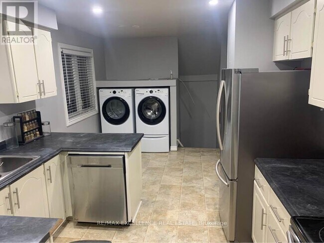 Building Photo - 113 Weybridge Trail