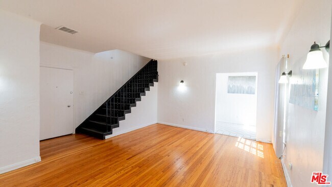 Foto del edificio - 6336 Orange St