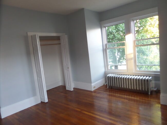 Building Photo - 46 Tappan St