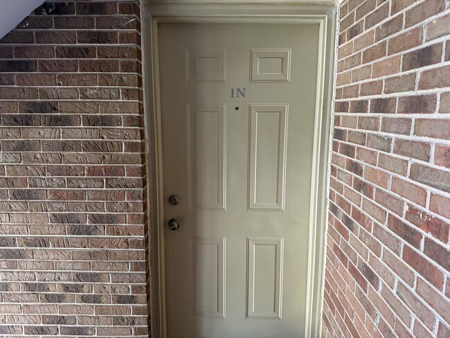 Foto del edificio - 8659 Meade Ave