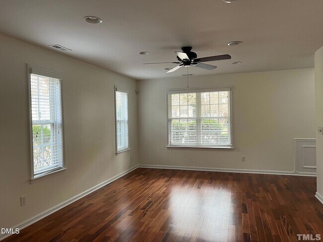 Foto del edificio - 109 Cranwell Ct