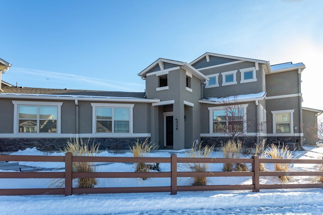 Primary Photo - Charming Townhome in North Fork at Briargate!