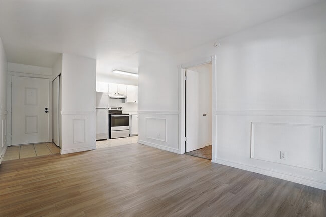 Building Photo - Delmonico Apartments