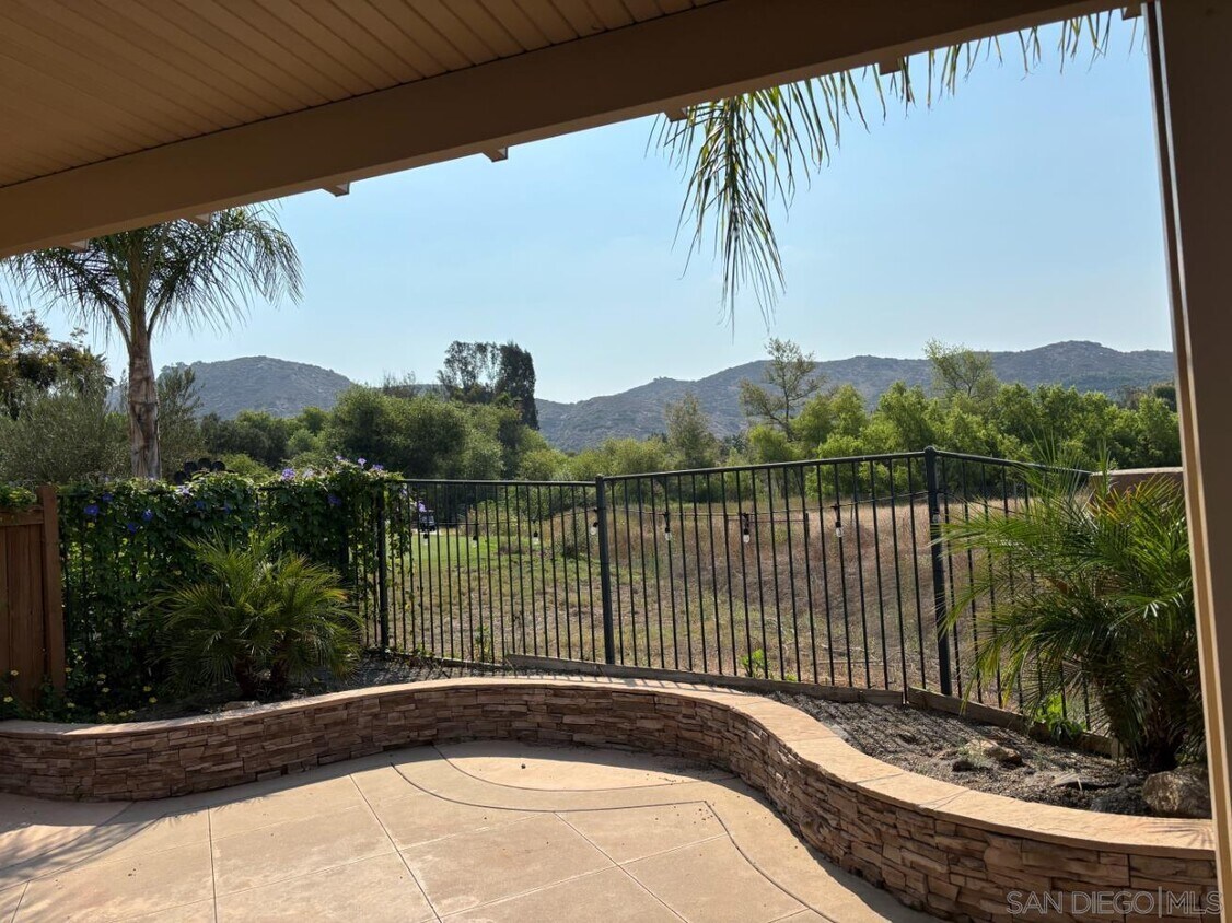 Foto principal - 2476 Fallbrook Pl
