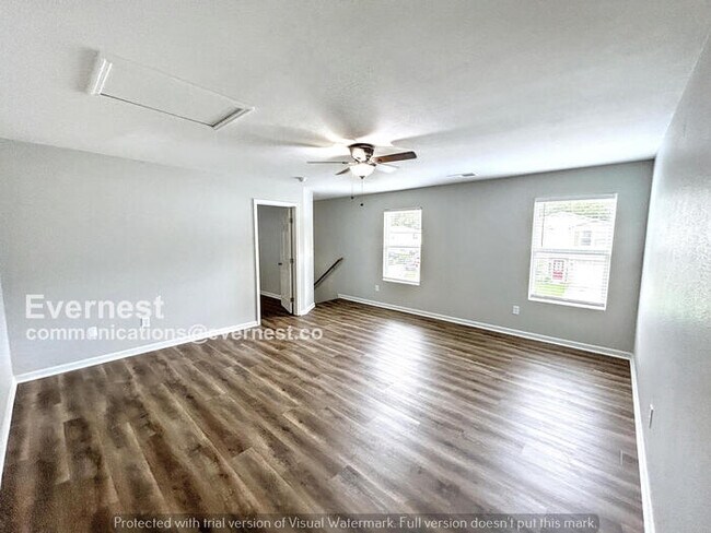 Foto del edificio - 3 Bed/2.5 Bath Home with Garage / Pet-Friendly / Coming Soon!