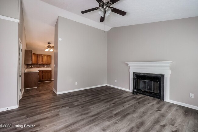 Foto del edificio - 8320 Silver Fox Rd