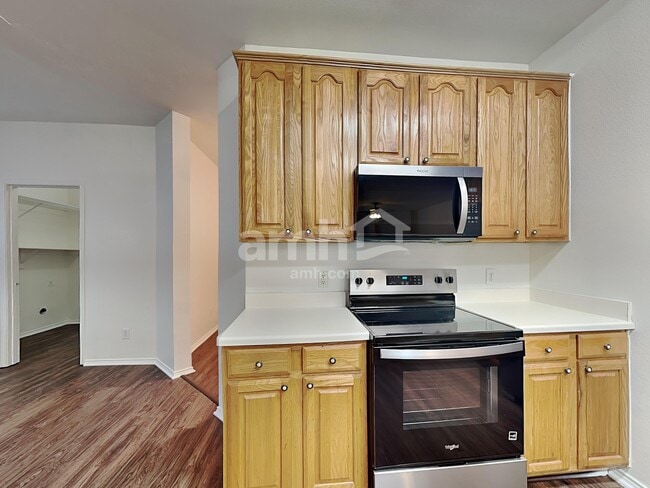 Building Photo - 2319 Dogwood Dr