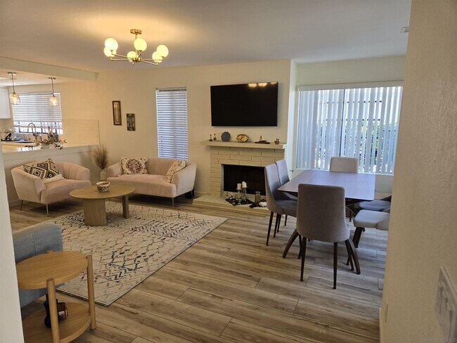Foto del edificio - 4064 Crystal Dawn Ln