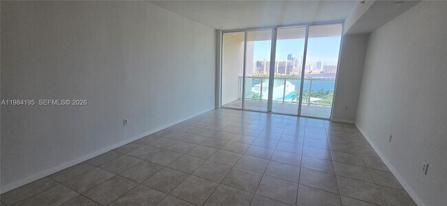 Foto del edificio - 3330 NE 190th St