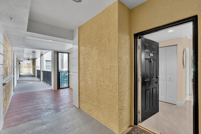 Foto del edificio - 17100 N Bay Rd