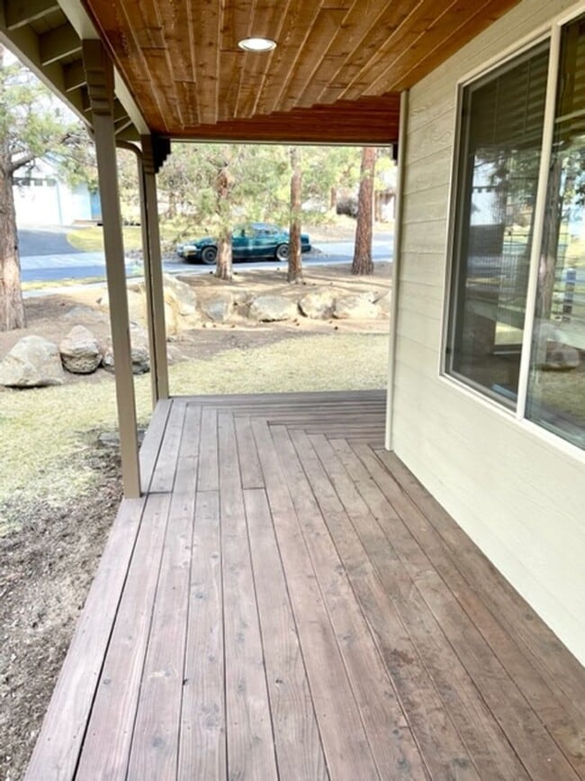 Building Photo - Fawn Run Duplex - 00000-FAWN-00