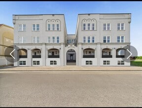 Building Photo - 1-31P W Broadway