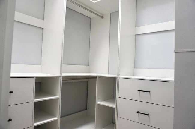 Building Photo - 14341 Fredricksburg Dr