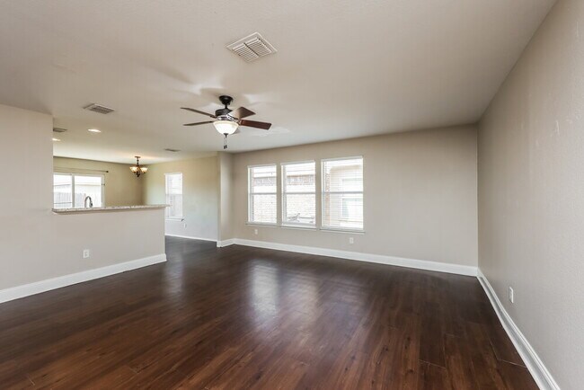 Building Photo - 2014 Gardenia Dr