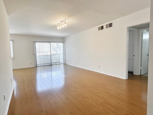 Building Photo - 1849 S Bentley Ave