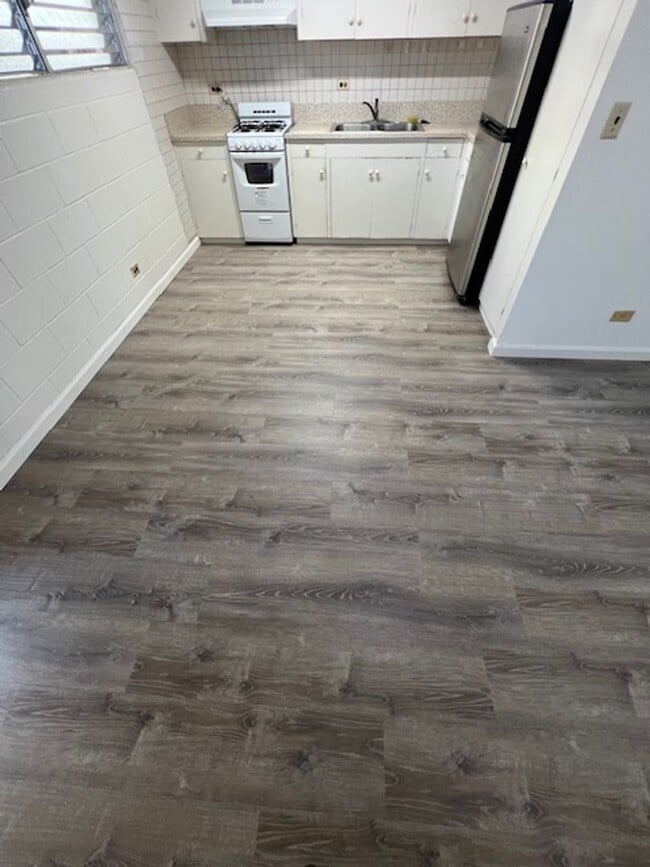 Photo - Available now!  2 bedroom/ 1 bathroom/ 1 c... Apartment