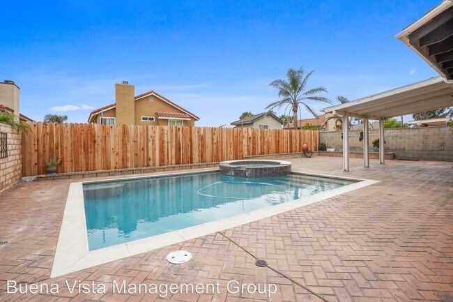 Foto del edificio - 4 br, 3 bath House - 17263 Cerritos St