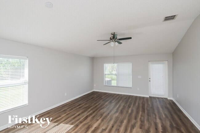 Foto del edificio - 701 Lavender St SE