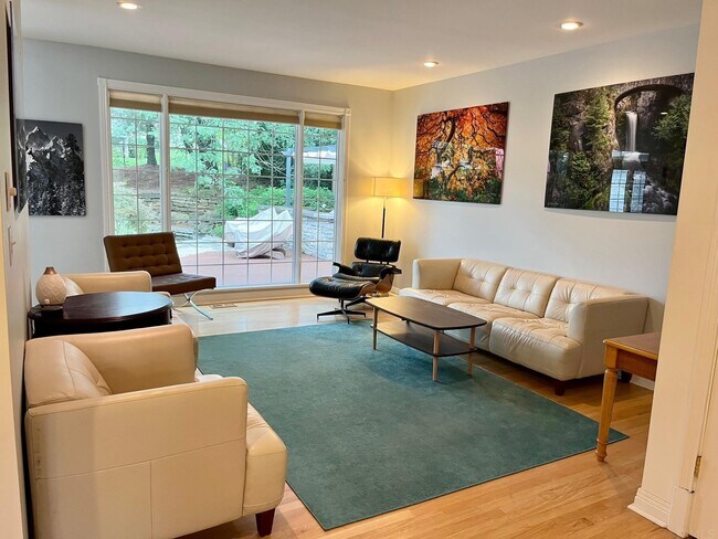 Foto del edificio - 2708 North Blue Ridge Court