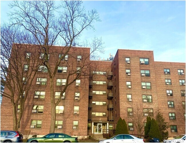 Foto del edificio - 73-3 Bell Blvd